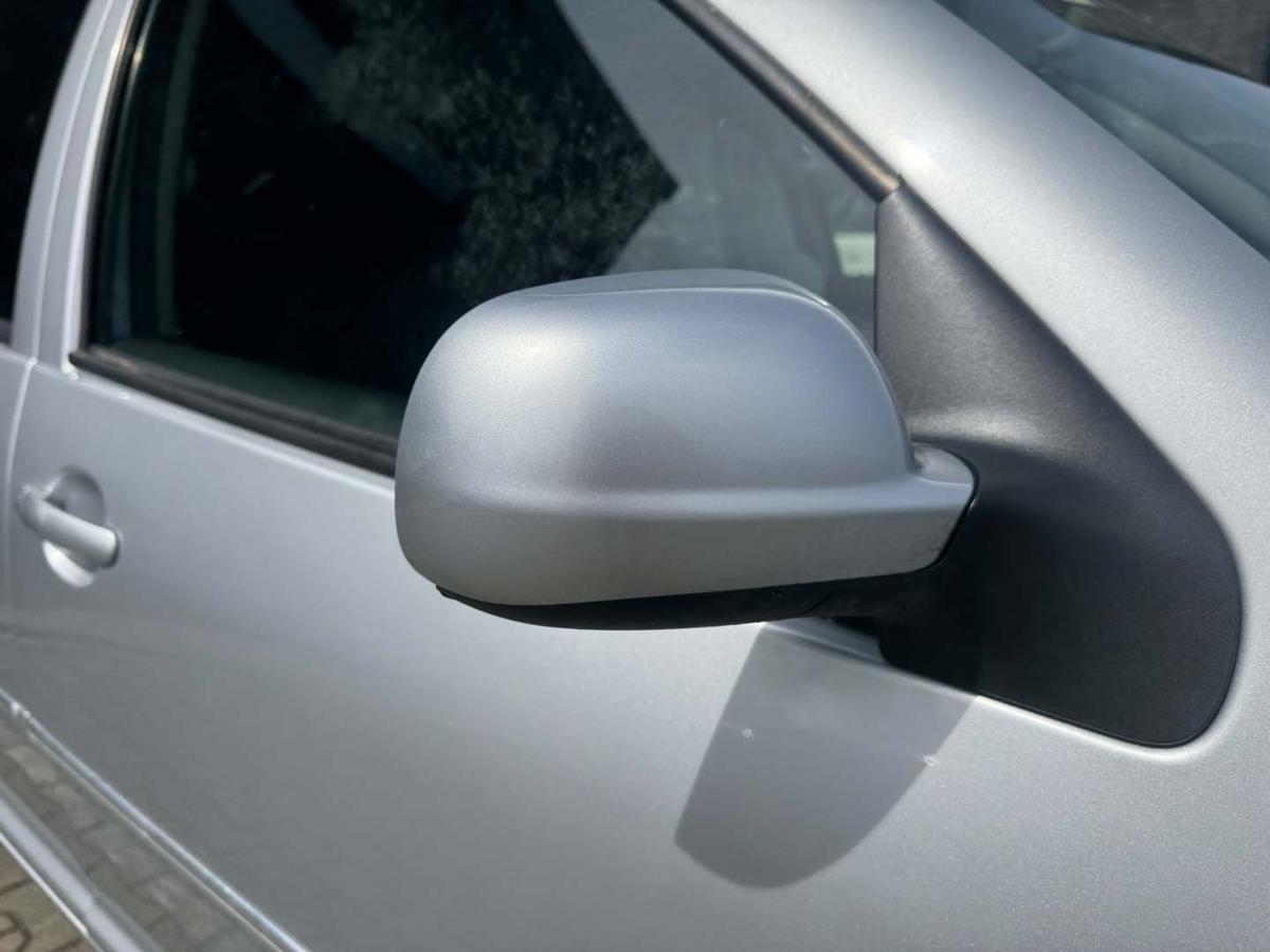 VW Bora original Au&szlig;enspiegel rechts elektrisch verstellbar LA7W Reflexsilber Bj.2002